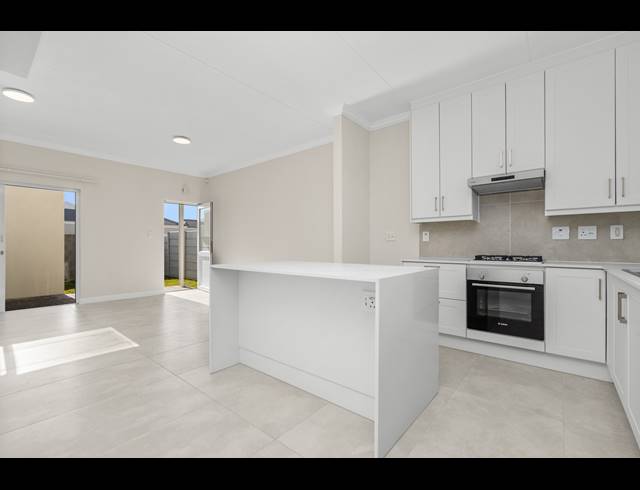 3 BEDROOM TOWNHOUSE TO LET IN SUNNINGDALE